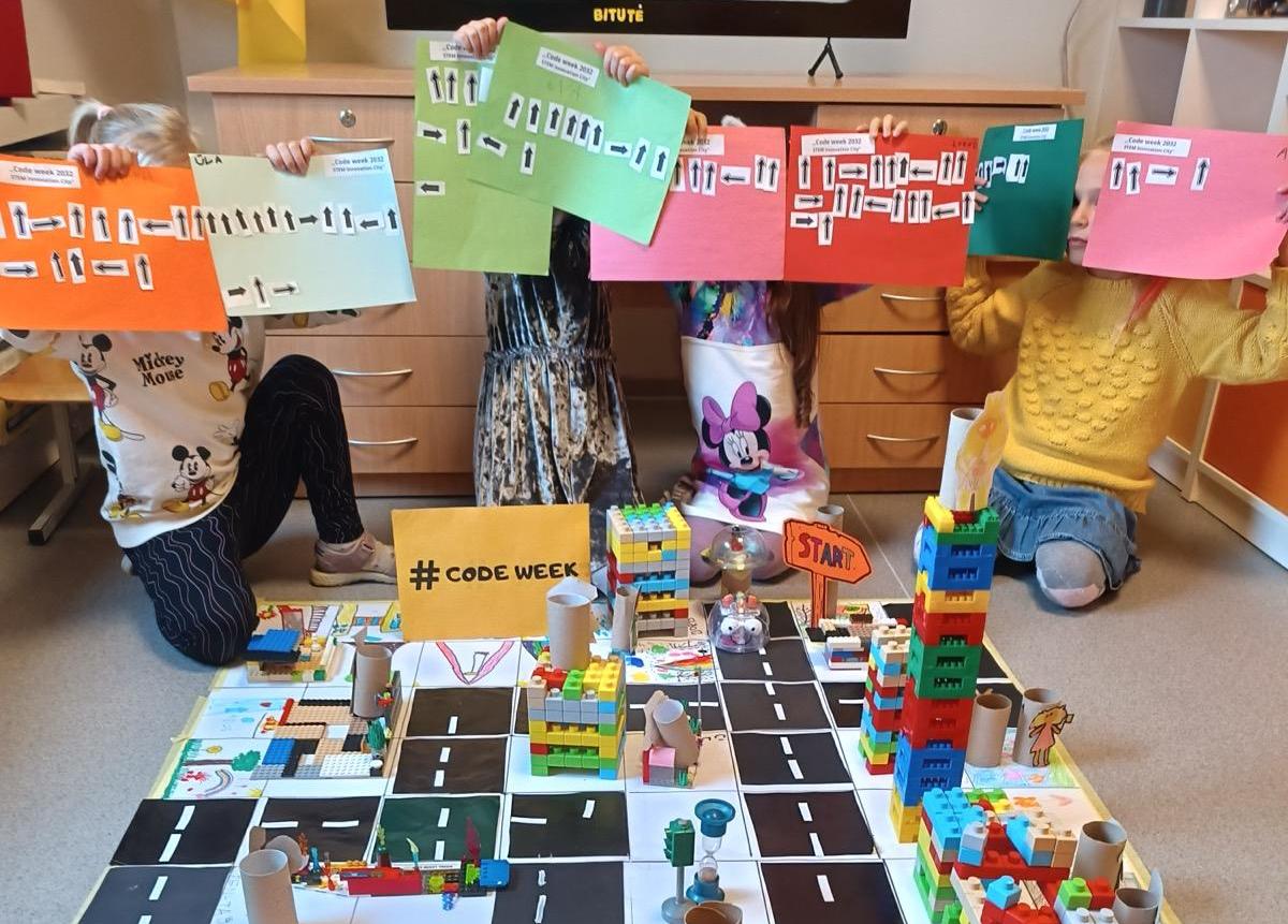 kaladėlės, konstruktorius, plakatai