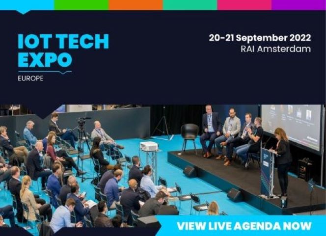 © Techex konferencijos ir scenos žmonių įvaizdis